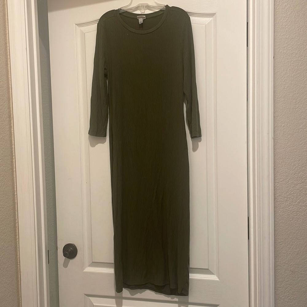 Green maxi ribbed dress